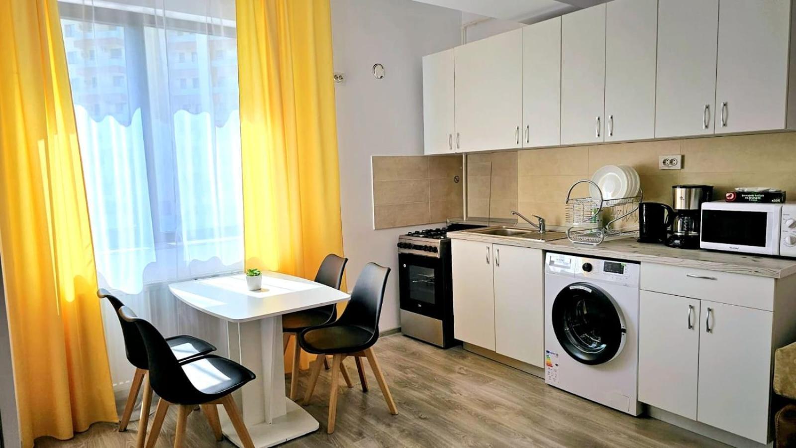 Evelyn Modern Apartment Near Palas Iasi Exterior foto
